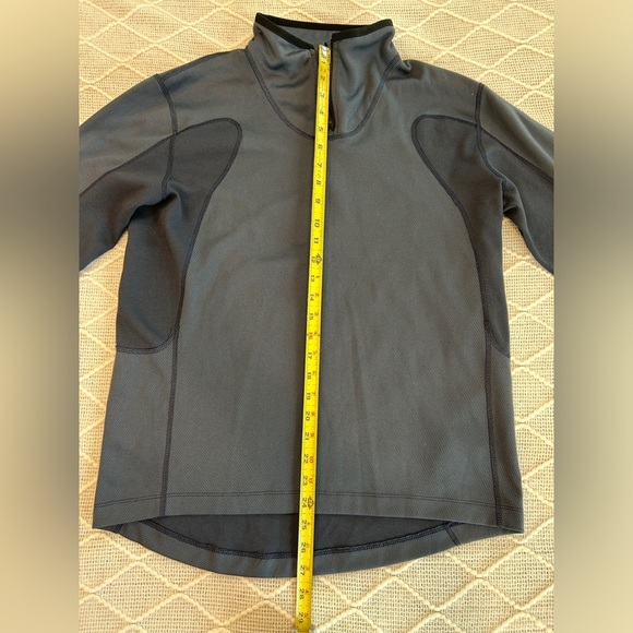 Outerknown Men’s Activewear Quarter-zip top. Navy blue. Size medium - Picture 5 of 10